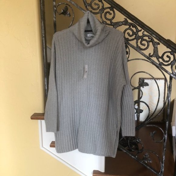 Lou & Grey Sweaters - * LOFT Lou & Grey light gray ribbed cowl-neck Tunic Top/Sweater *